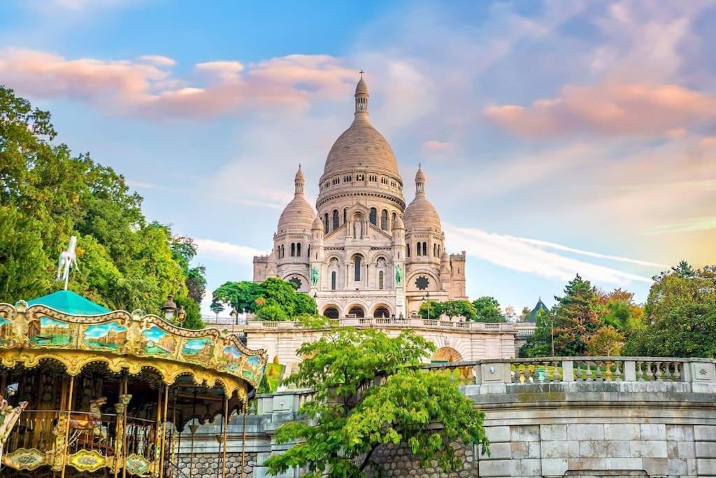 Relax In A Stylish Flat In Montmartre Apartment Париж Екстериор снимка