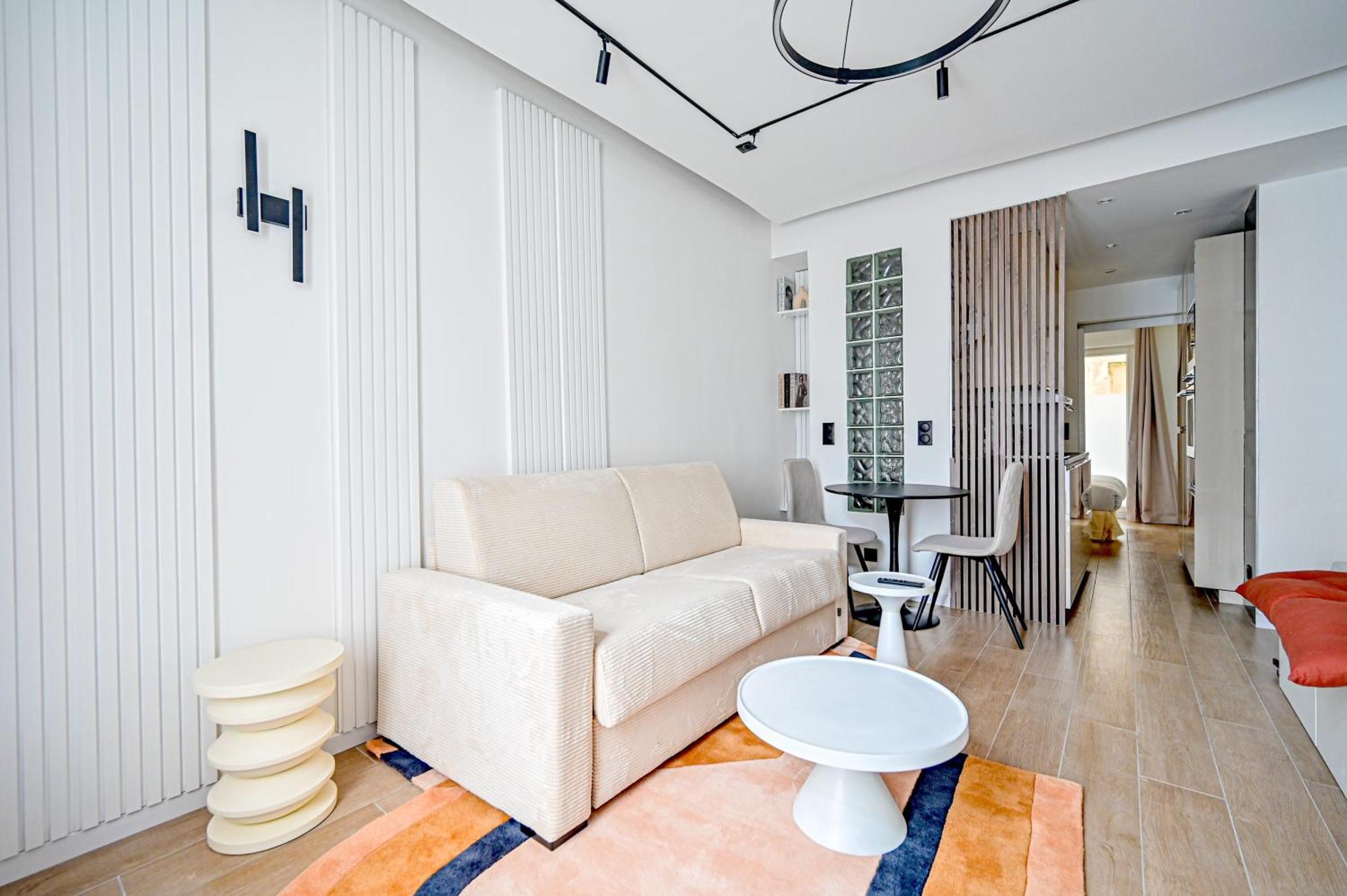 Relax In A Stylish Flat In Montmartre Apartment Париж Екстериор снимка